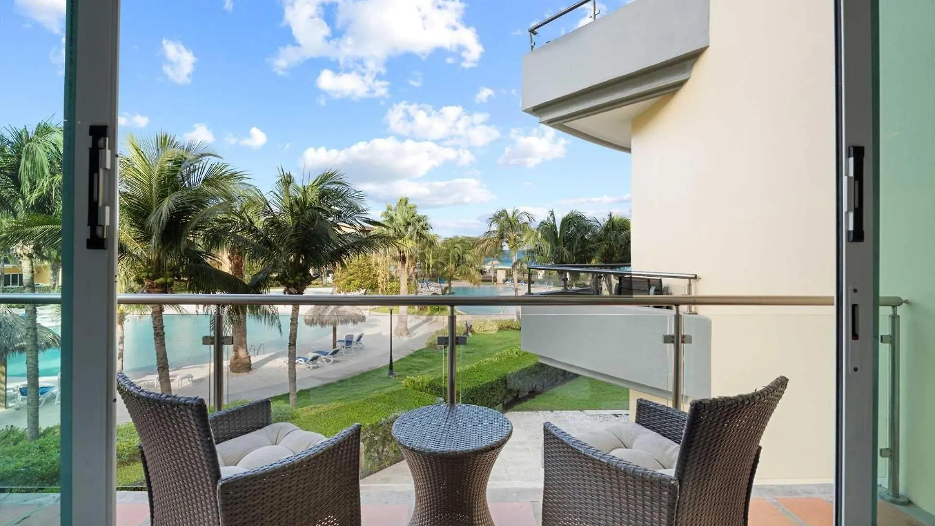 Beachfront - Absolute Luxury 2Br Condo - Bc254 Palm Beach Holiday home